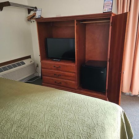 Knights Inn Mackinaw City Extérieur photo
