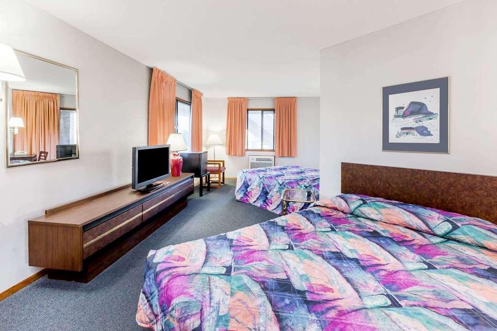 Knights Inn Mackinaw City Chambre photo