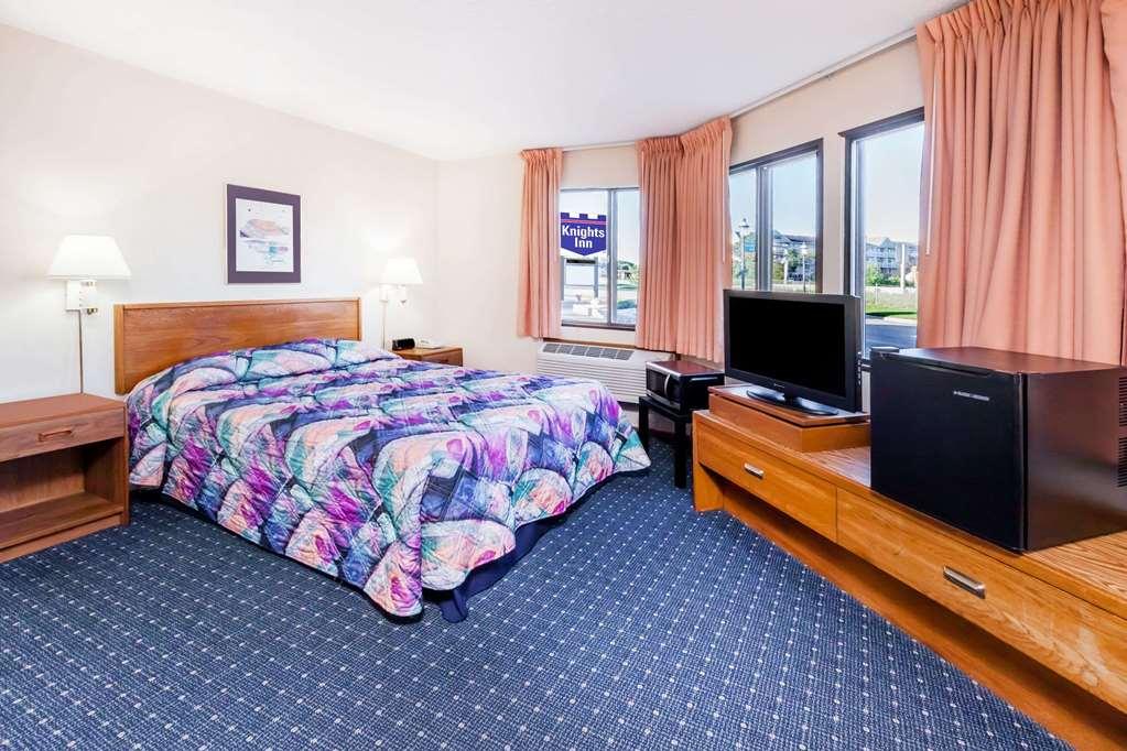 Knights Inn Mackinaw City Chambre photo