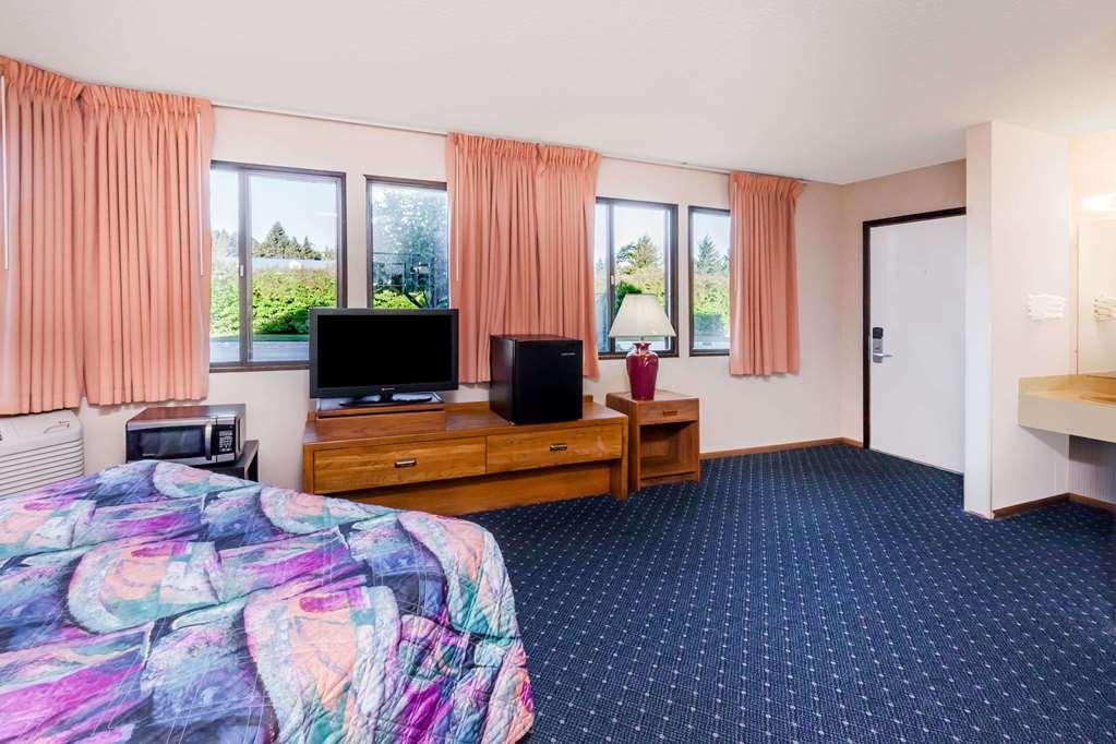 Knights Inn Mackinaw City Chambre photo