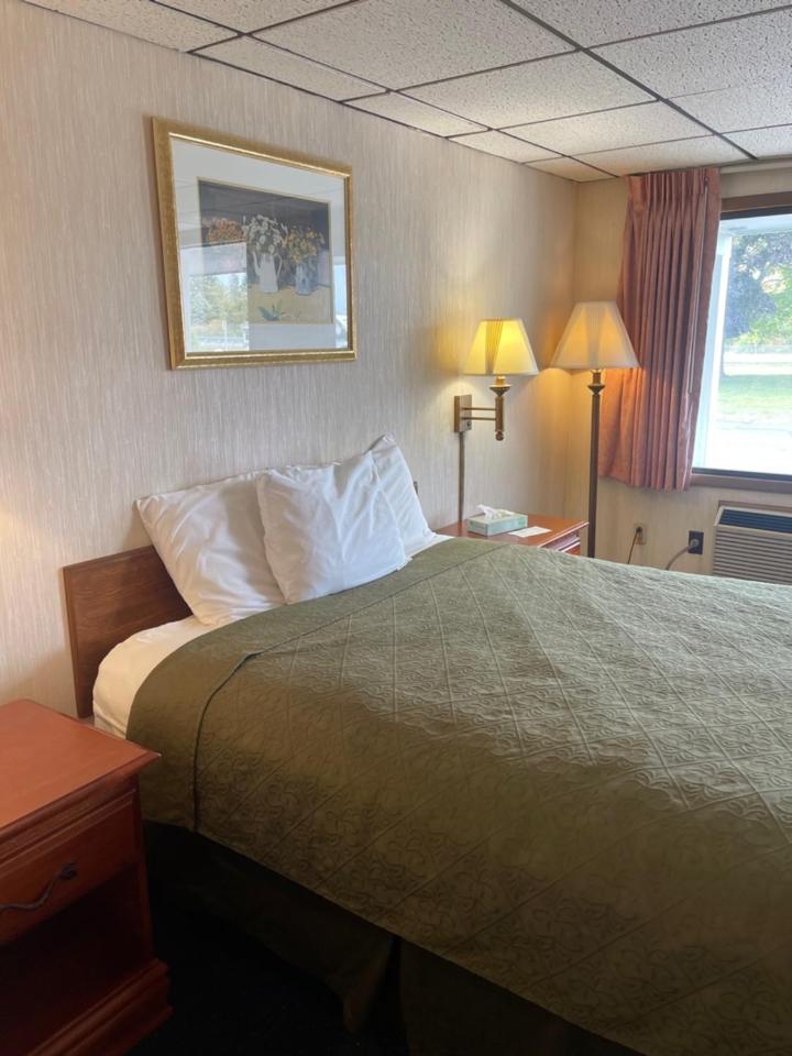 Knights Inn Mackinaw City Extérieur photo
