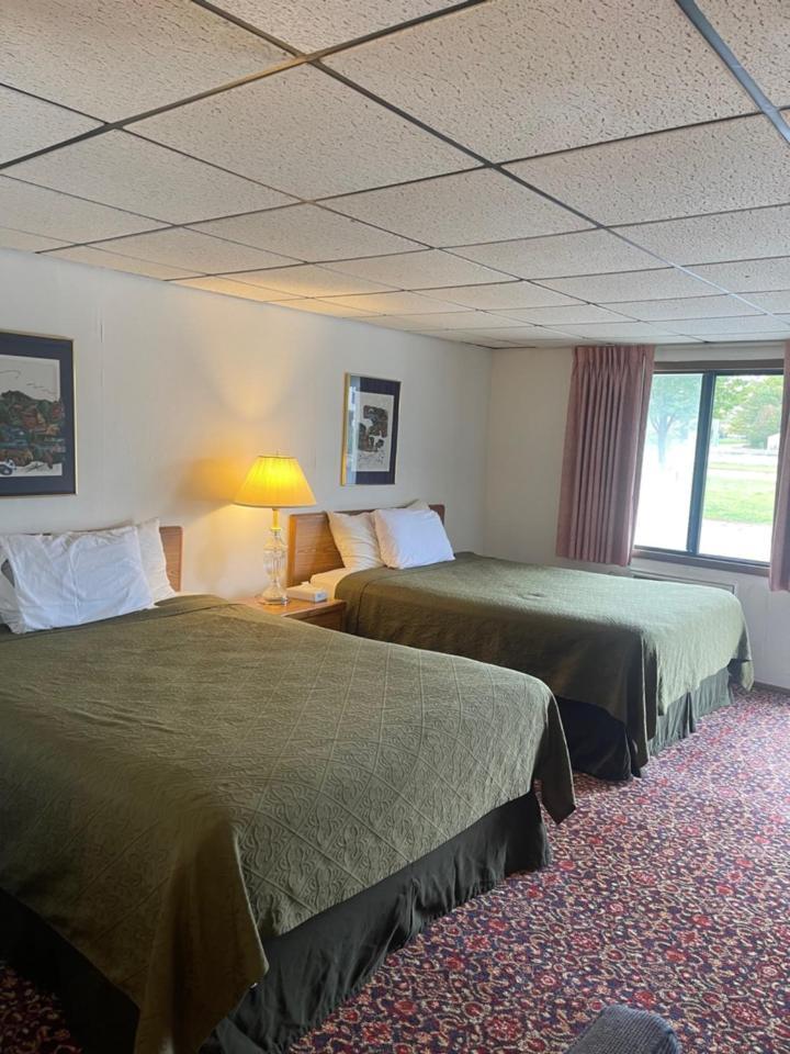 Knights Inn Mackinaw City Extérieur photo