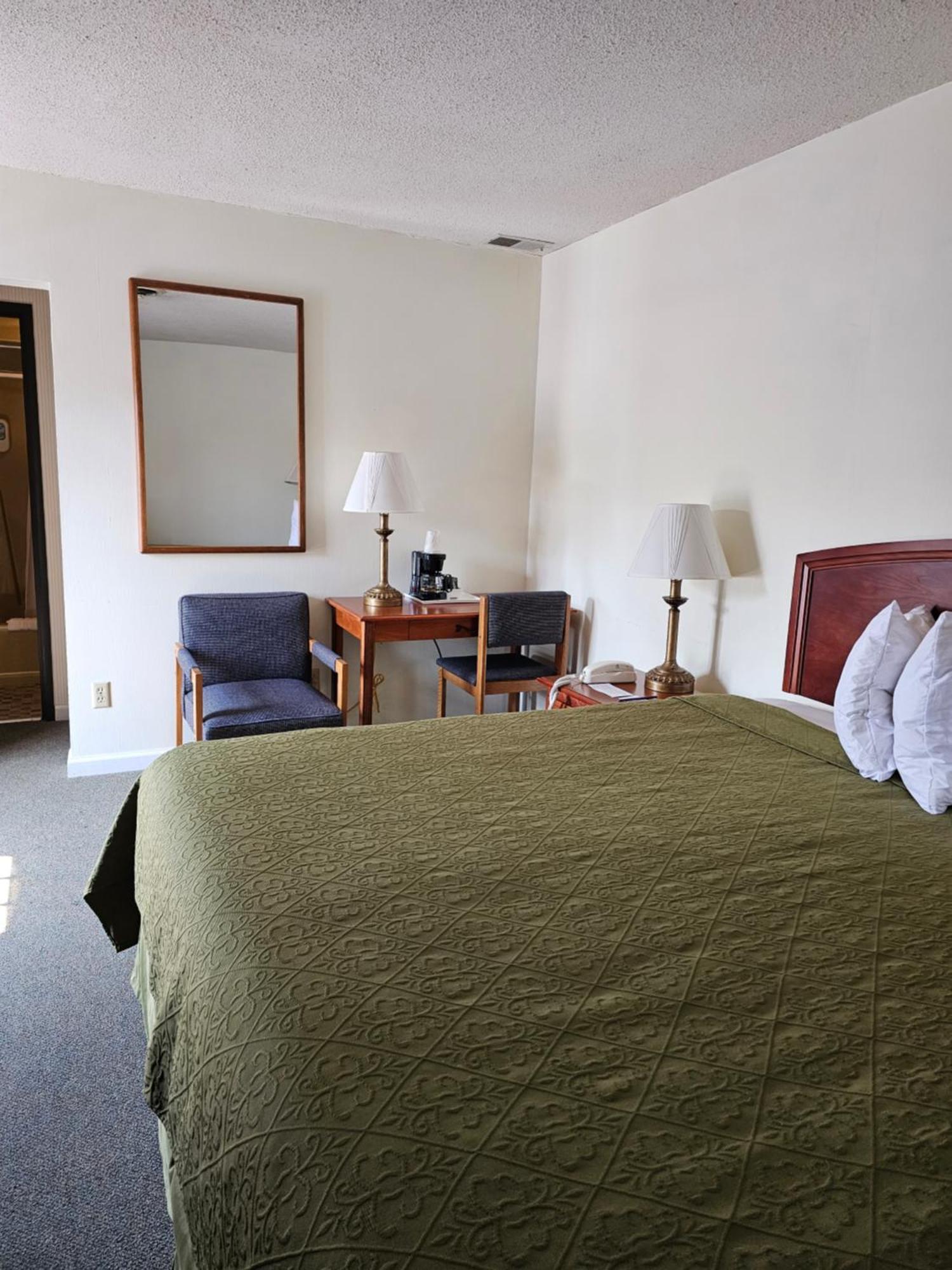 Knights Inn Mackinaw City Extérieur photo