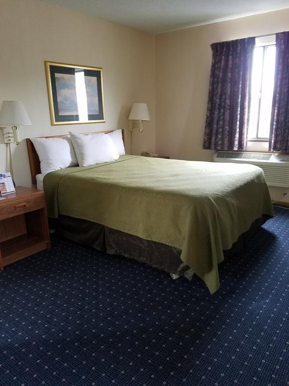 Knights Inn Mackinaw City Extérieur photo