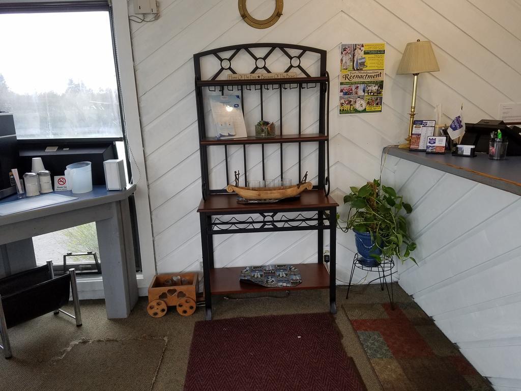 Knights Inn Mackinaw City Extérieur photo