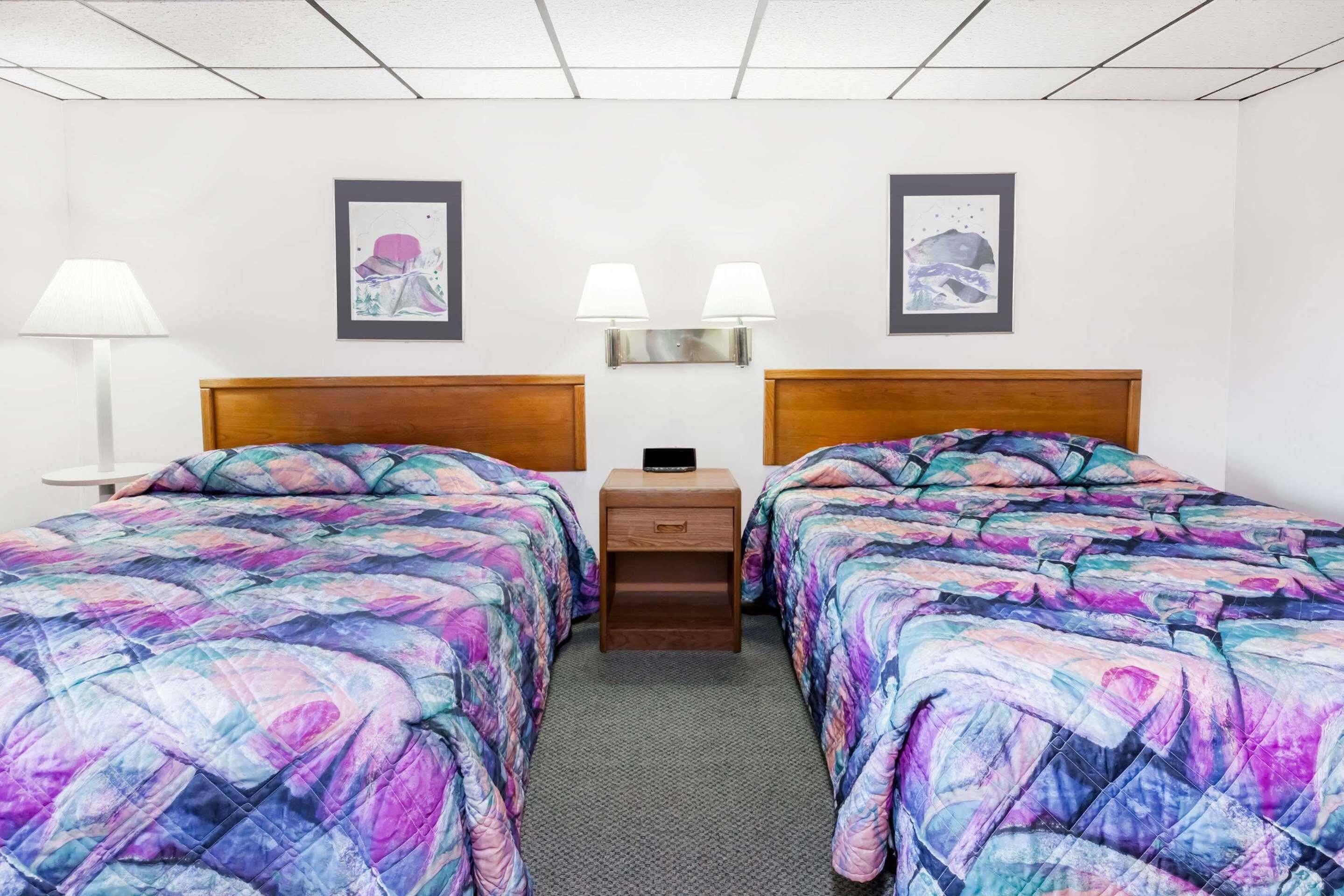 Knights Inn Mackinaw City Extérieur photo